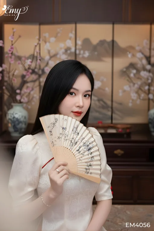 EM4056 Xòe Hoa Nhí Nền Đen Kèm Dây Có Túi