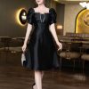 EM7108 Đầm Xoè Đen Cổ Vuông