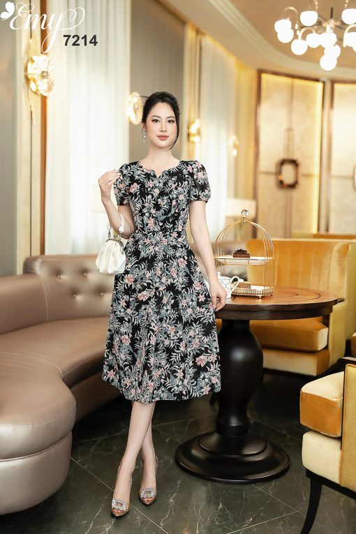 EM7214 Đầm Xoè Hoa Cổ Tròn Xẻ V