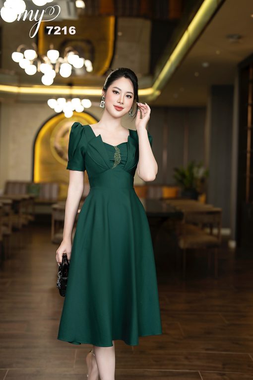 EM7216 Đầm Xoè Xanh Cổ Cách Điệu