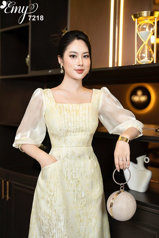 EM7218 Đầm Xoè Cổ Vuông