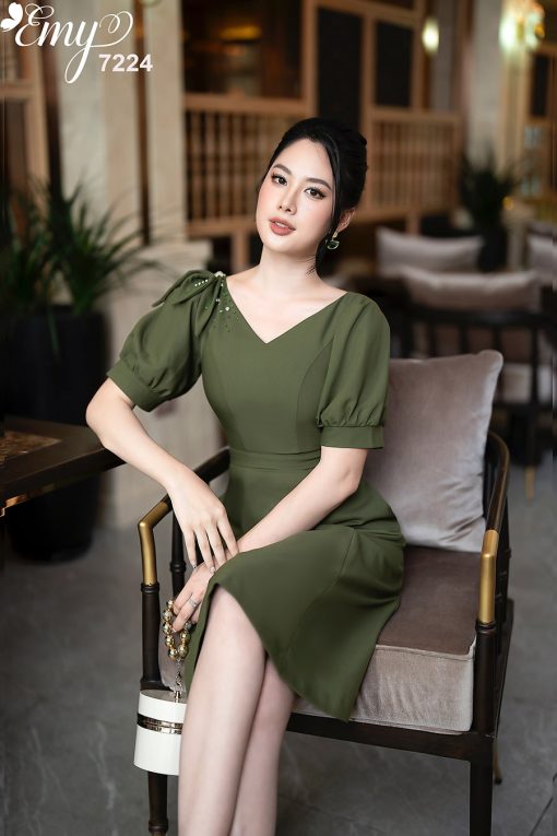 EM7224 Đầm Xoè Xanh Rêu Cổ V