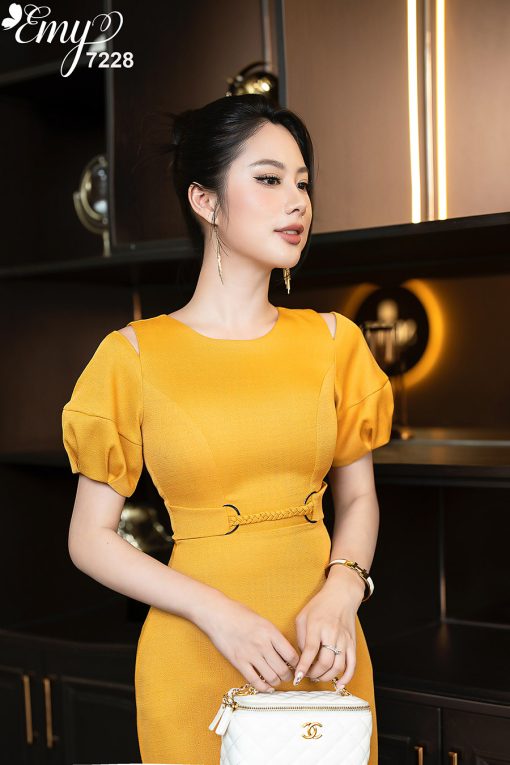 EM7228 Đầm Xoè A Vàng Vai Xẻ