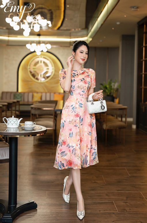 EM7233 Đầm Xoè Hoa Cổ Tròn