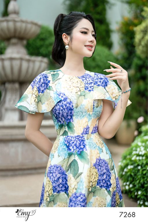 EM7268 Đâm Xoè Vai Choàng