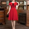 EM7275 Đâm Xoè Đỏ Cổ V