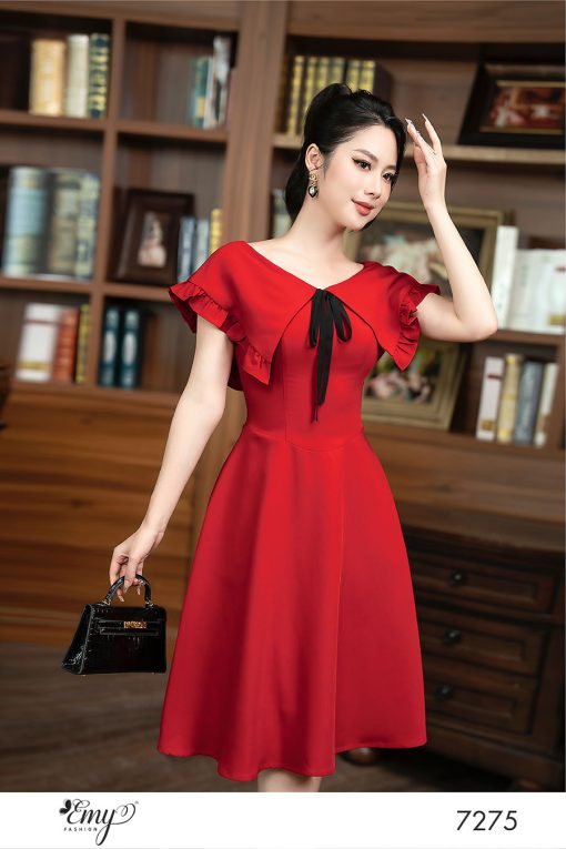 EM7275 Đâm Xoè Đỏ Cổ V