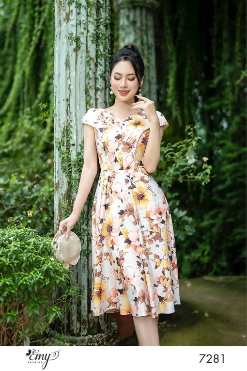 EM7281 Đầm Xoè Vai Choàng