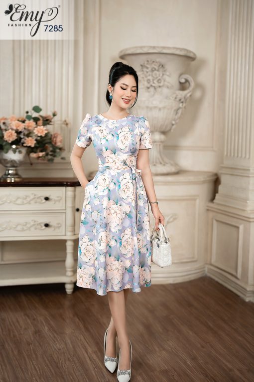 EM7285 Đầm Xoè Hoa Cổ Tròn