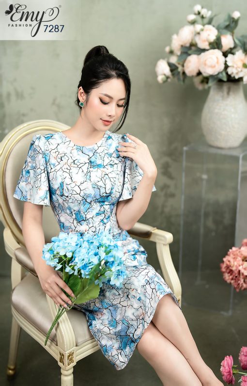 EM7287 Đầm Xoè Cổ Tròn