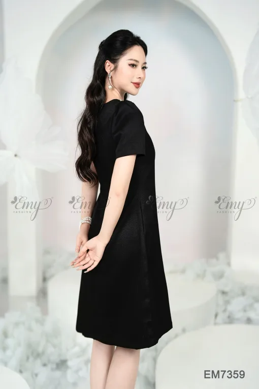 EM7359 - Đầm Suông Đen