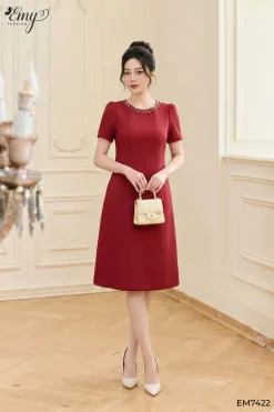 EM7422 Đầm Suông Linen Đỏ Đính Hạt Cổ