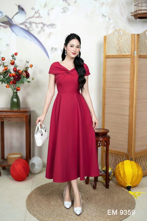 EM9359 - Đầm Xoè Đỏ Cổ V cách điệu