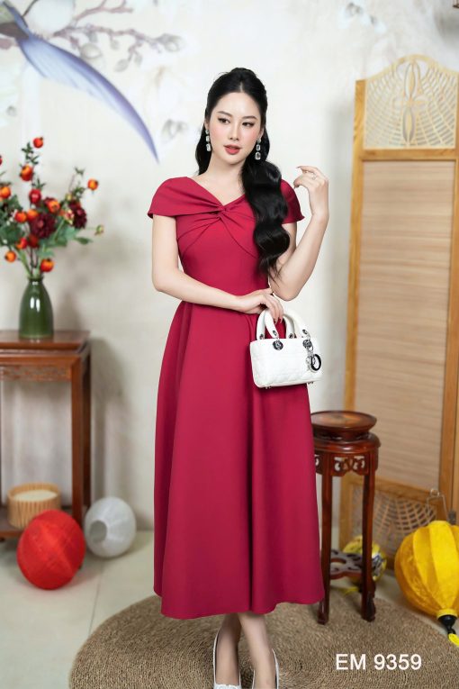 EM9359 - Đầm Xoè Đỏ Cổ V cách điệu