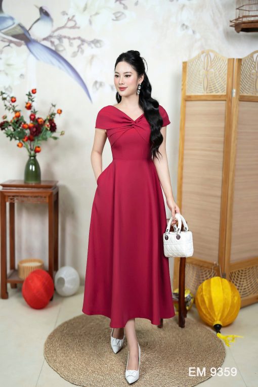 EM9359 - Đầm Xoè Đỏ Cổ V cách điệu