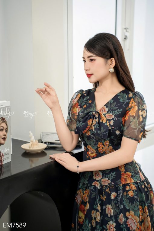 EM7589 - Đầm xòe cổ V đính nơ