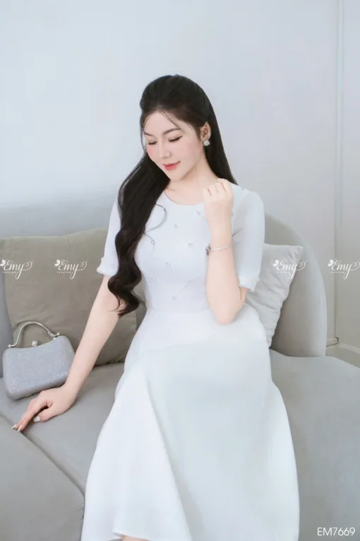 EM7669 Đầm Xoè Trắng Linen