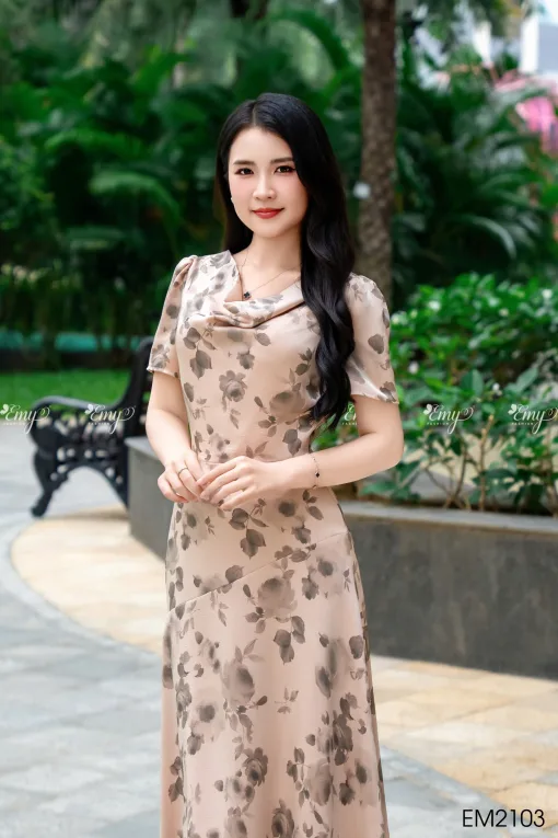EM2103 Đầm Xoè Hồng Cổ Đỗ
