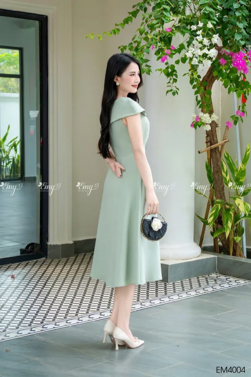 EM4004 Đầm Xoè Cổ Lệch Xanh Bơ