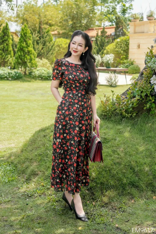 Đầm Xòe Dạo phố Voan Hoa Đỏ Cổ Tròn EM9617