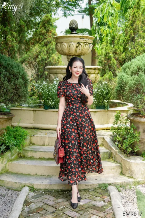 Đầm Xòe Dạo phố Voan Hoa Đỏ Cổ Tròn EM9617