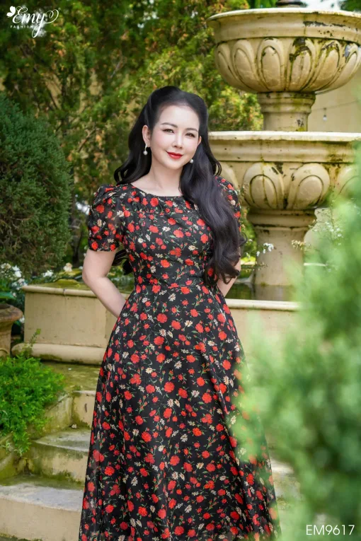 Đầm Xòe Dạo phố Voan Hoa Đỏ Cổ Tròn EM9617