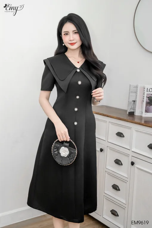 Đầm A Dự tiệc Đen Phối Lá Cổ - EM9619