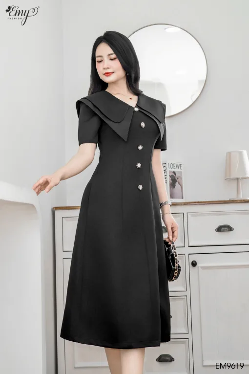 Đầm A Dự tiệc Đen Phối Lá Cổ - EM9619