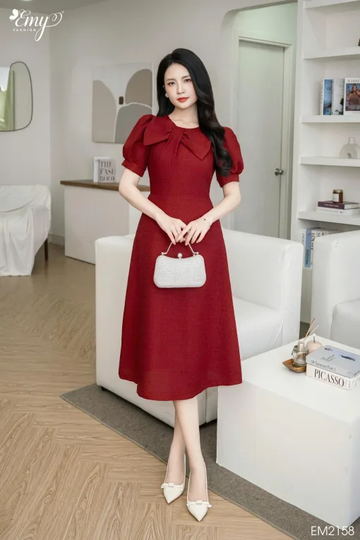 EM2158 Đầm Xoè Đỏ Đô Cổ Cách Điệu