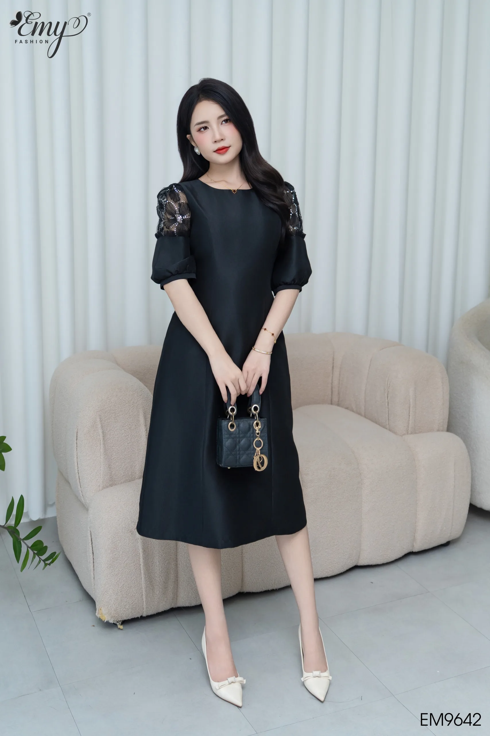 EM9642 - Đầm Xoè Đen Tay Lỡ Phối Ren EM9642 - Đầm Xoè Đen Tay Lỡ Phối Ren