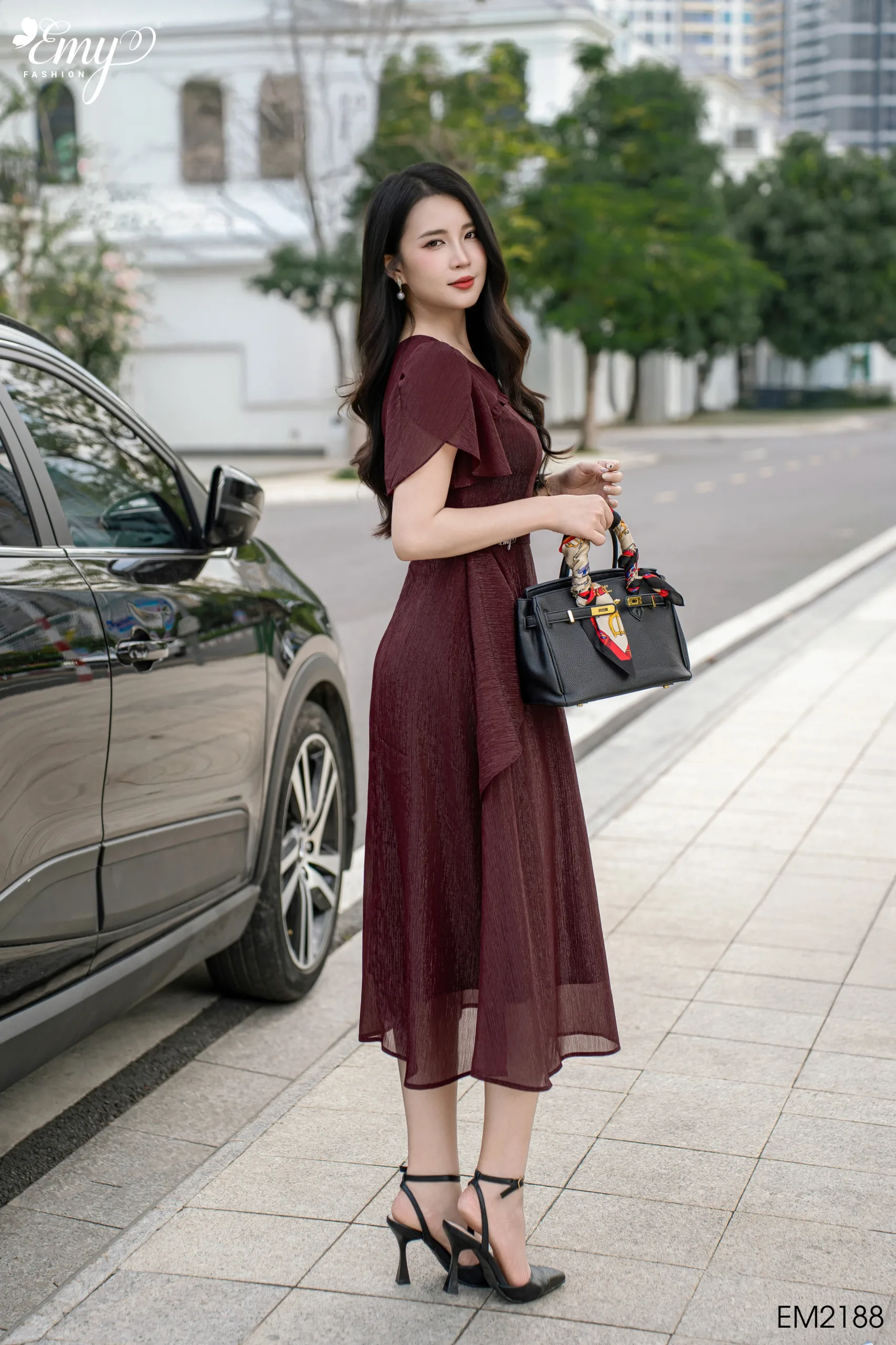 EM2188 Đầm Xoè Đỏ Khoét Cổ EM2188 Đầm Xoè Đỏ Khoét Cổ