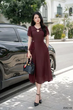 EM2188 Đầm Xoè Đỏ Khoét Cổ