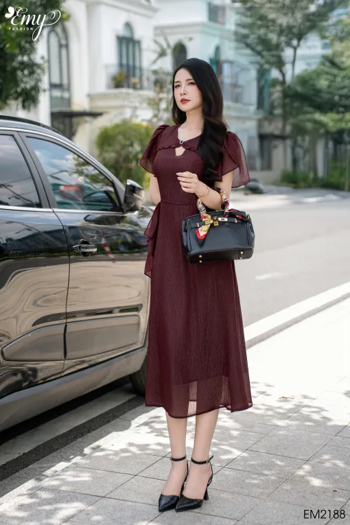 EM2188 Đầm Xoè Đỏ Khoét Cổ