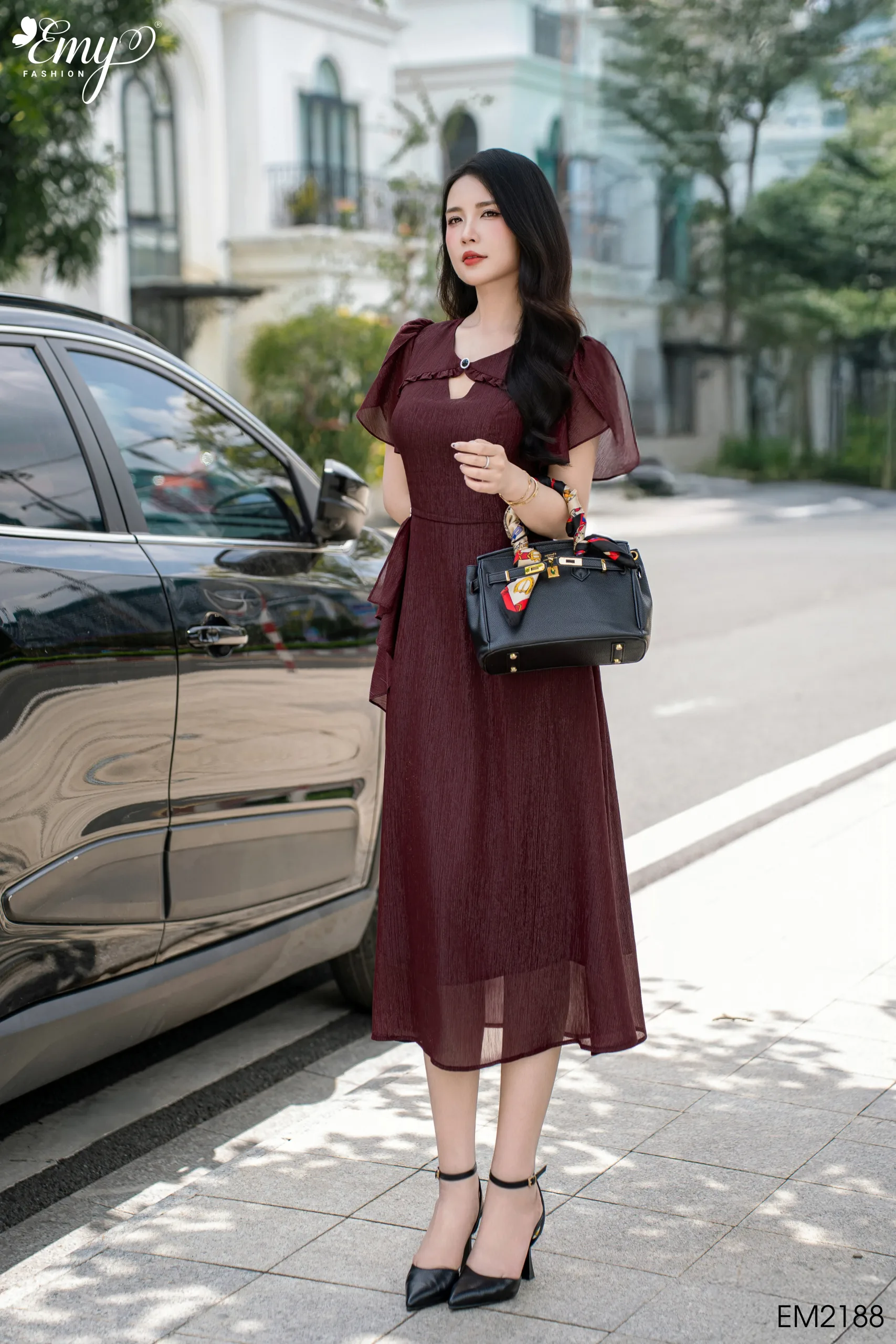 EM2188 Đầm Xoè Đỏ Khoét Cổ EM2188 Đầm Xoè Đỏ Khoét Cổ