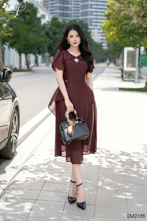 EM2188 Đầm Xoè Đỏ Khoét Cổ