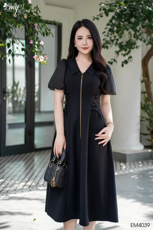EM4039 Đầm Xoè Đen Khoá Kéo Trước