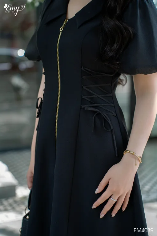 EM4039 Đầm Xoè Đen Khoá Kéo Trước