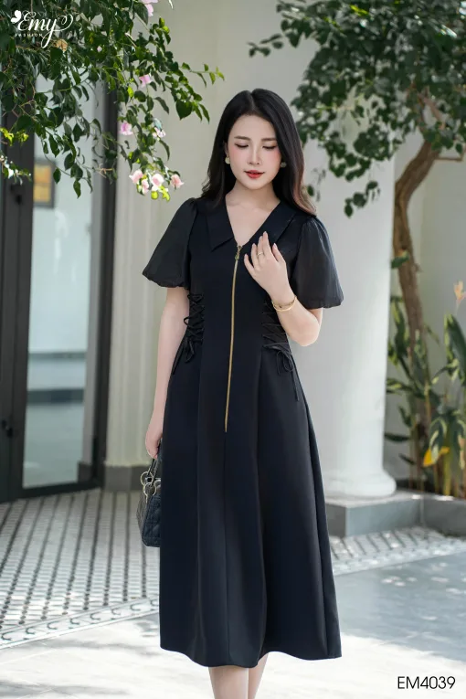 EM4039 Đầm Xoè Đen Khoá Kéo Trước
