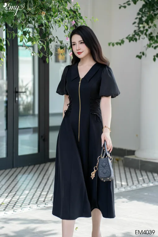 EM4039 Đầm Xoè Đen Khoá Kéo Trước