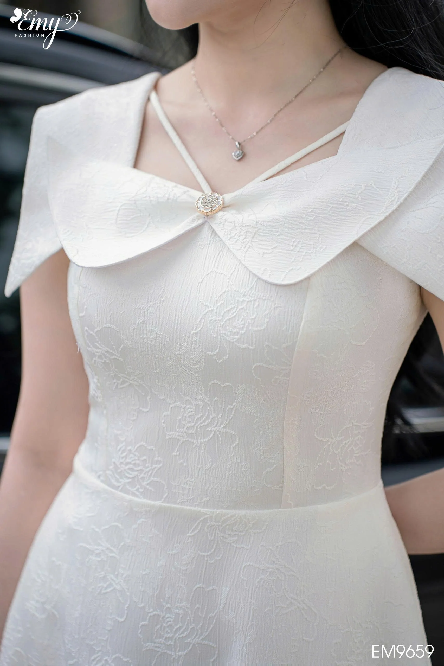 EM9659 Đầm Xoè Trắng Nơ Cổ EM9659 Đầm Xoè Trắng Nơ Cổ