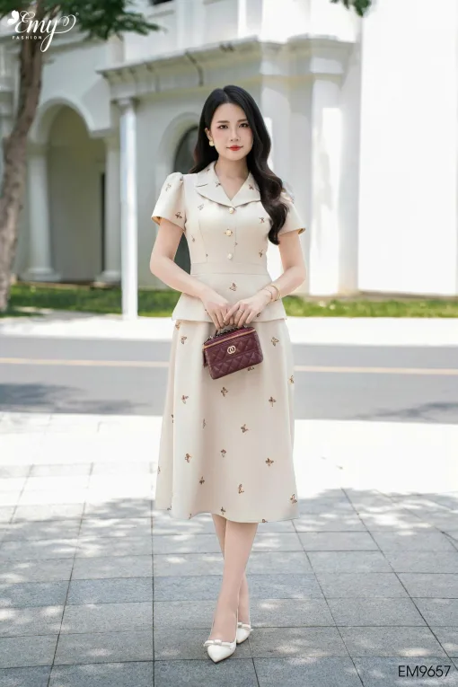 EM9657 Đầm Xoè Kem Peplum Thêu HT