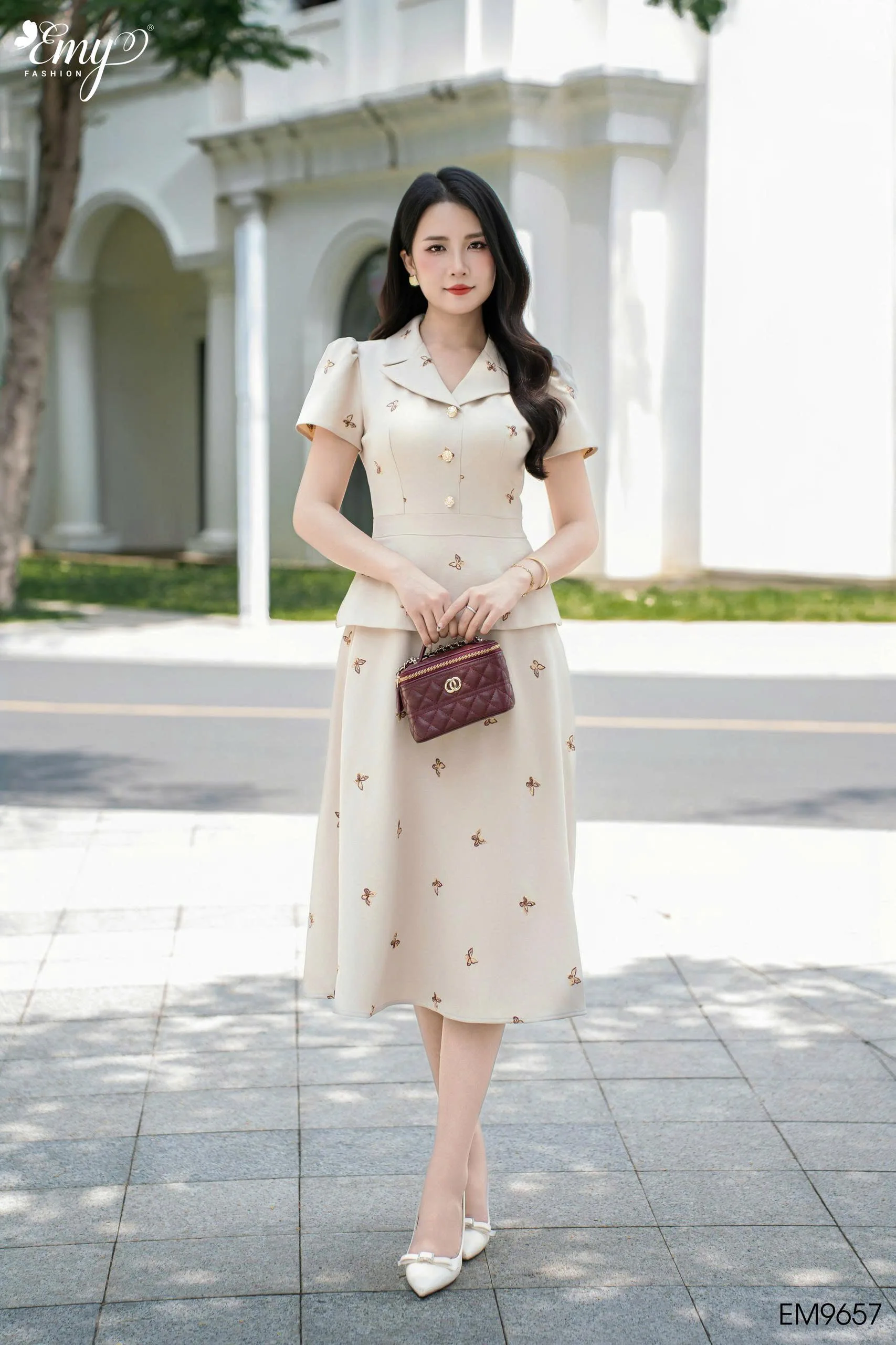 EM9657 Đầm Xoè Kem Peplum Thêu HT