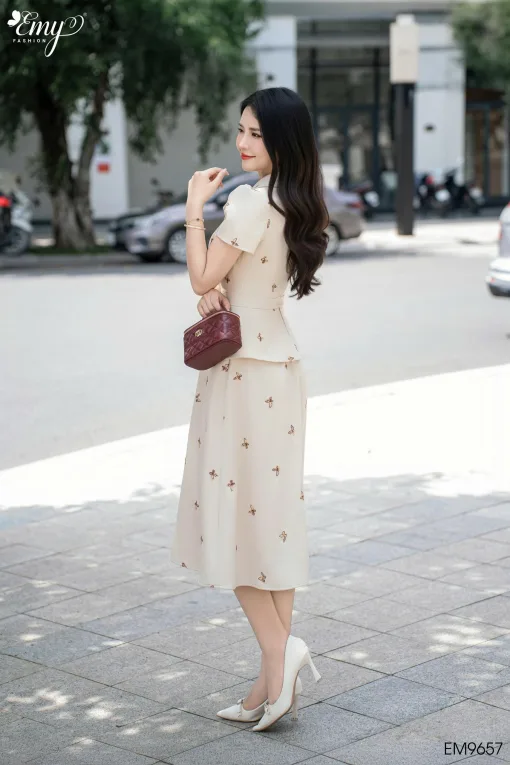 EM9657 Đầm Xoè Kem Peplum Thêu HT