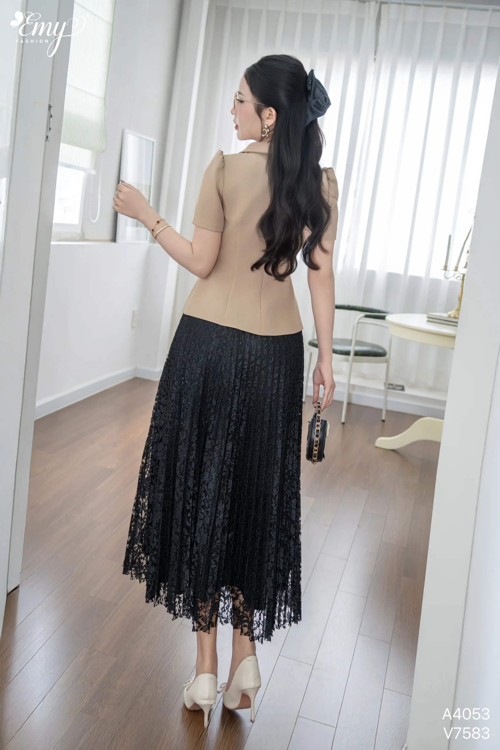 V4053 Chân Váy Đen Ép Nhung V4053 Chân Váy Đen Ép Nhung