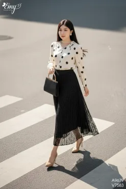 A9679 Áo Kem Chấm Bi Tay Dài