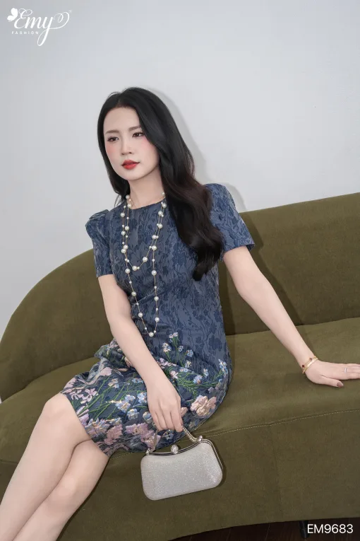 EM9683 Đầm Gấm Suông HT Bông Xanh Đen