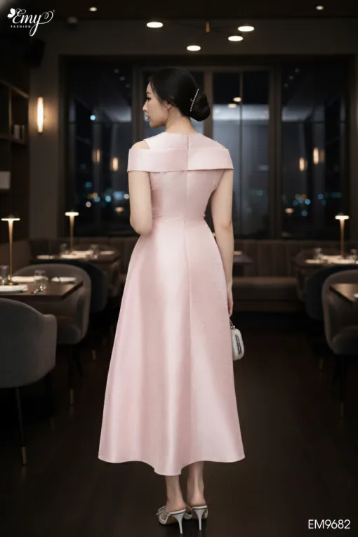 EM9682 Đầm xòe vải tafta ánh kim hồng dâu