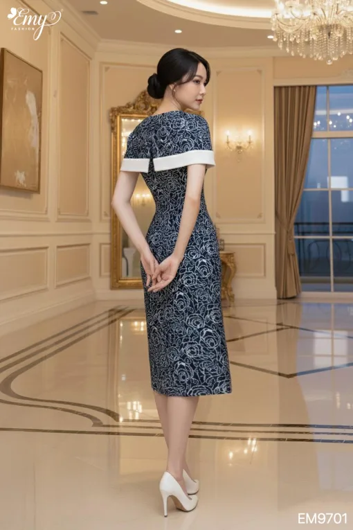EM9701 Đầm Xoè Hoa Vai Choàng Phối
