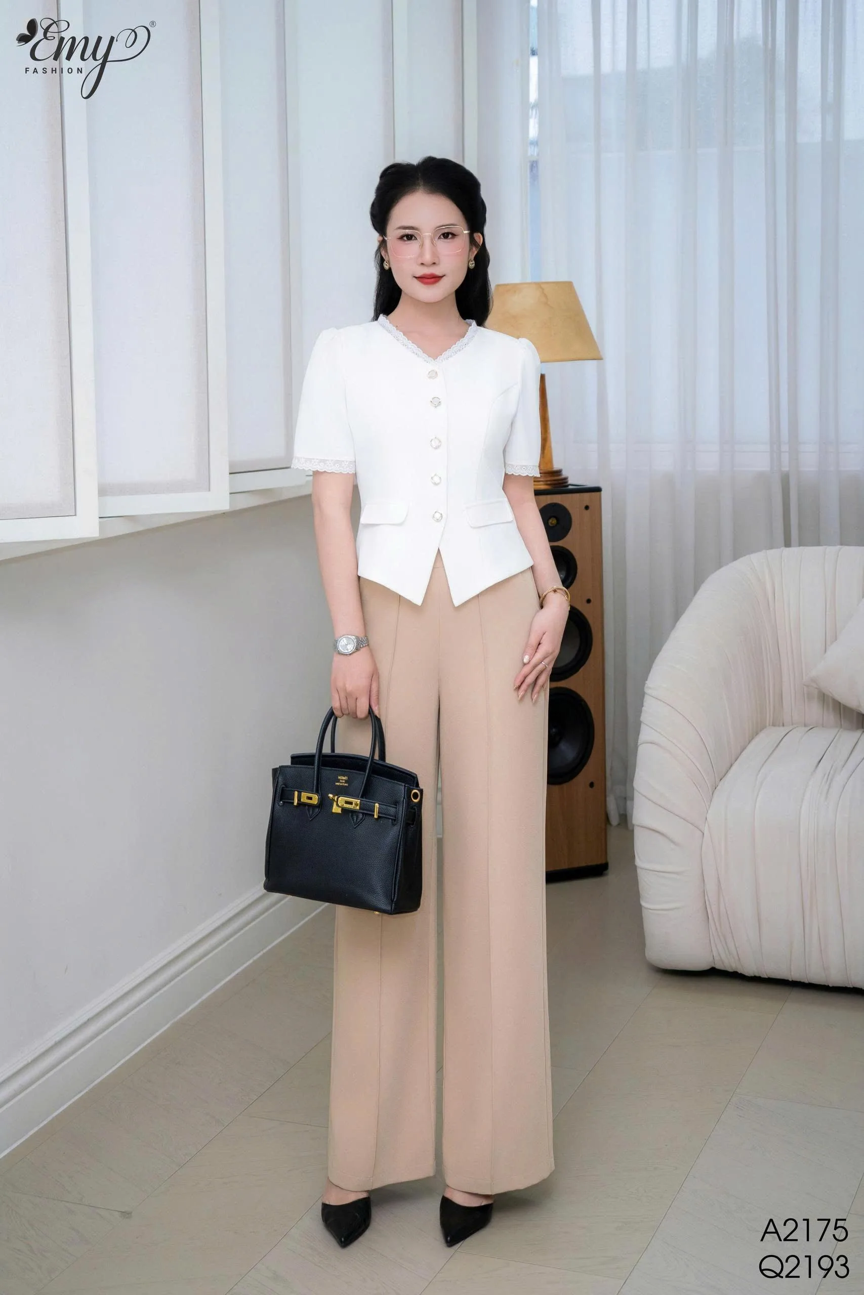 Gợi ý trang phục công sở sang trọng cho mùa lễ hội cuối năm 2025