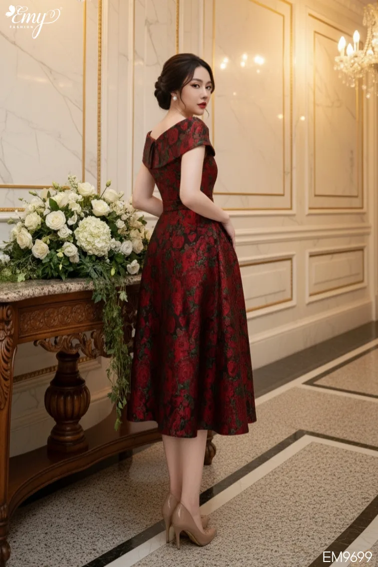 EM9699 Đầm Xoè Tafta Hoa Hồng Đỏ EM9699 Đầm Xoè Tafta Hoa Hồng Đỏ